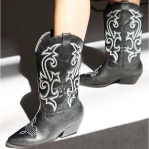 ASOSDESIGN wide fit Andi flat western boots